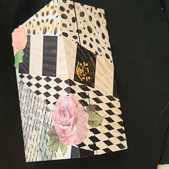 Handcrafted & Decorated Modern WOODEN BOX - Picture 2 of 12